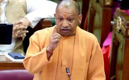 केवल गीत नहीं, राष्ट्र की चेतना व साहस का मंत्र है वंदे मातरम् : योगी आदित्यनाथ