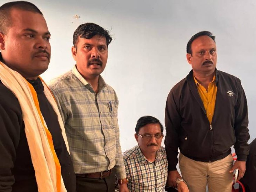 उपयंत्री 30 हजार की रिश्वत लेते रंगे हाथ पकड़ा गया