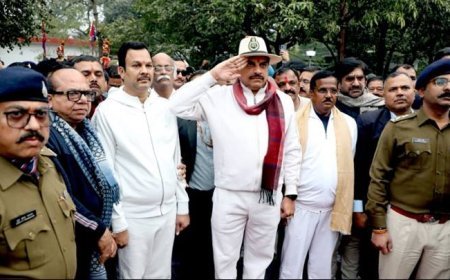 मुख्यमंत्री डॉ. मोहन यादव ने उज्जैन में "राहगीरी उत्सव" के पूर्व पुलिस  बीएसएफ और सीआरपीएफ की संयुक्त परेड की सलामी ली।