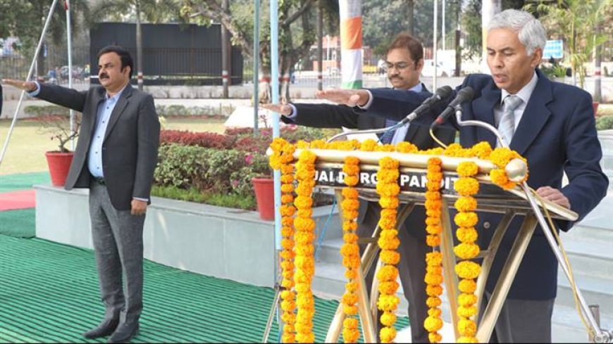 मुख्य सचिव श्री जैन ने राष्ट्रीय मतदाता दिवस पर दिलायी शपथ