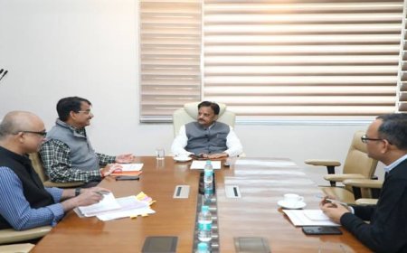 फायर सेफ्टी से संबंधित कार्य को प्राथमिकता से करें पूर्ण: उप मुख्यमंत्री श्री शुक्ल