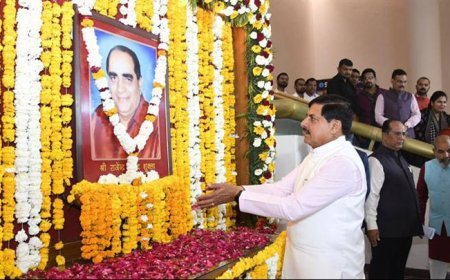 मुख्यमंत्री डॉ. यादव ने विधानसभा के पूर्व अध्यक्ष स्व. शुक्ल की जयंती पर किया नमन