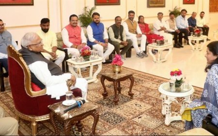 राज्यपाल श्री पटेल से केरल राज्य के पार्षदगणों ने की मुलाकात