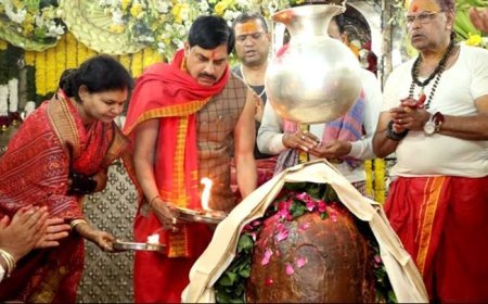 मुख्यमंत्री डॉ. यादव ने सपत्नीक महाशिवरात्रि पर्व पर श्री महाकाल के दर्शन कर पूजन-अर्चन किया