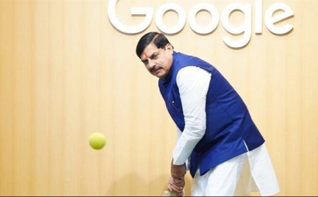 मुख्यमंत्री डॉ. मोहन यादव ने एआई इम्पैक्ट समिट–2026 नई दिल्ली में गूगल पेवेलियन पर एआई-संचालित क्रिकेट इंस्टॉलेशन का अनुभव किया।