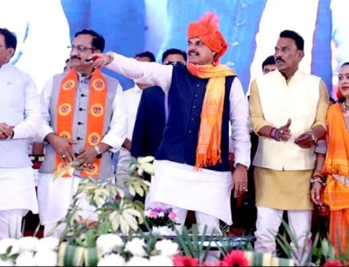 बहनों को प्रशिक्षण, स्व-सहायता समूहों से जोड़ना और मेहनत की सही कीमत देना हमारी प्राथमिकता : मुख्यमंत्री डॉ. यादव