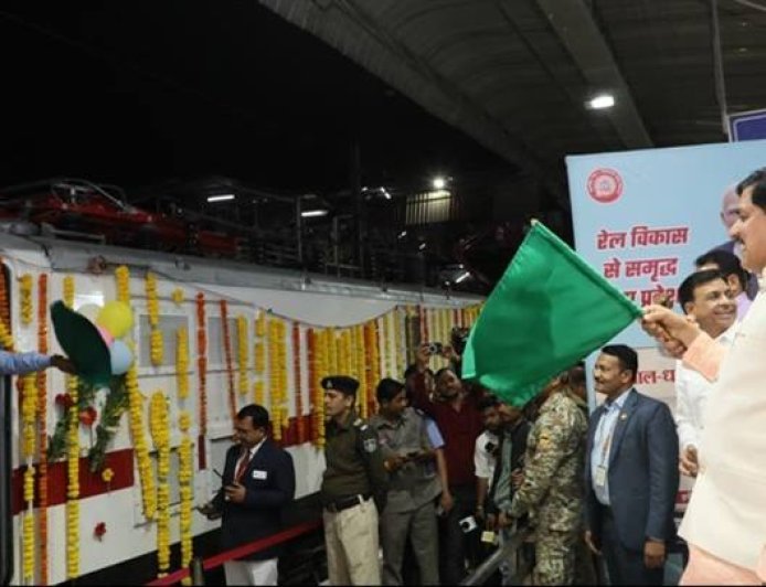 म.प्र. को नई रेल और रेल सुविधाओं की मिल रही है निरंतर सौगात : मुख्यमंत्री डॉ. यादव