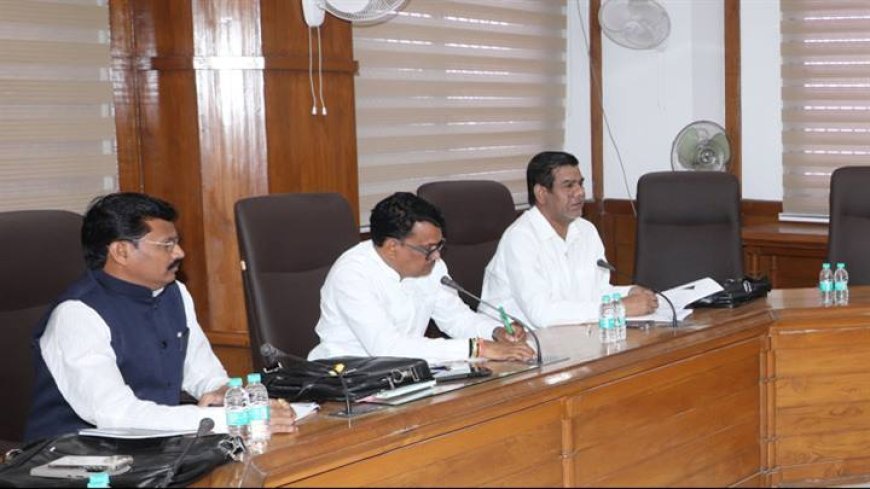 पात्र हितग्राहियों को समयबद्ध और पारदर्शी प्रक्रिया से मिले योजनाओं का लाभ - मंत्री श्री चौहान