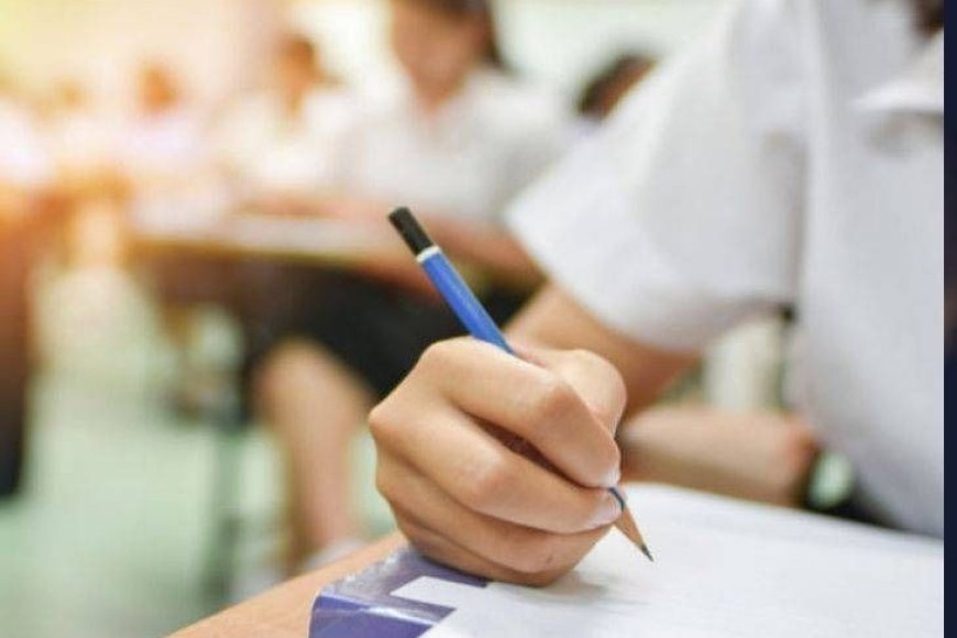 इंदौर 8वीं बोर्ड परीक्षा में नकल की शिकायत से हड़कंप, जांच में निकला मामला गलतफहमी का
