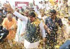 मुख्यमंत्री डॉ.मोहन यादव का ग्वालियर के घाटीगांव में रोड शो में नागरिकों ने पुष्प वर्षा कर अभिनन्दन उन्होंने जनता का अभिवादन किया।
