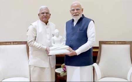 प्रधानमंत्री श्री मोदी से मिले राज्यपाल श्री पटेल