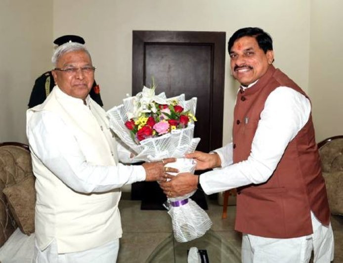 मुख्यमंत्री डॉ. मोहन यादव ने राज्यपाल श्री मंगुभाई पटेल का उज्जैन पहुंचने पर सर्किट हाउस में स्वागत किया।
