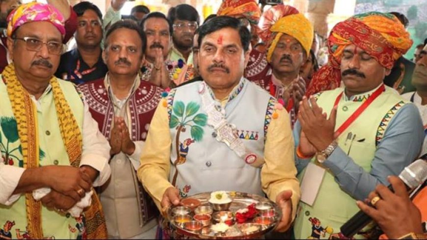 मुख्यमंत्री डॉ. यादव और कैबिनेट मंत्रियों ने निमाड़-मालवा के लोक देवता भीलट देव से सभी की समृद्धि के लिए की कामना