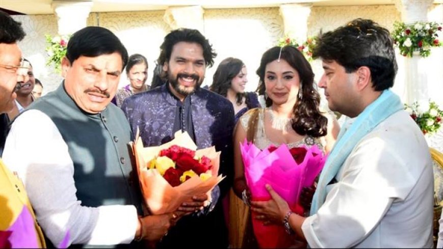 मुख्यमंत्री डॉ. यादव विधायक श्री देवेन्द्र जैन के पुत्र के वैवाहिक कार्यक्रम में शामिल हुए