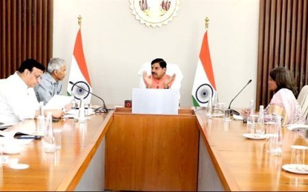 ग्रामीण क्षेत्रों में सड़क निर्माण में आधुनिक तकनीक का अधिक से अधिक करें उपयोग : मुख्यमंत्री डॉ. यादव