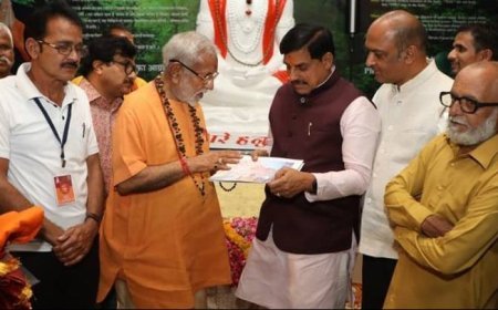 मुख्यमंत्री डॉ. मोहन यादव ने उज्जैन के शांतम आश्रम में भगवान श्री हनुमान जी का पूजन कर प्रदेशवासियों और मातृ शक्ति की सुख समृद्धि की कामना की।