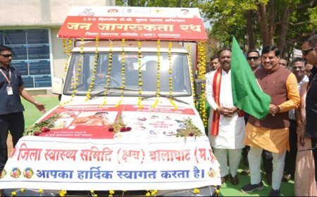 मुख्यमंत्री डॉ. मोहन यादव ने  बालाघाट में 100 दिवसीय टीबी (क्षय रोग) रोग मुक्त अभियान के जन जागरूकता रथ को हरी झंडी दिखाई।
