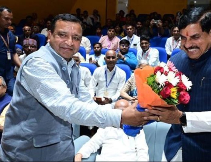 अंतरिक्ष उपलब्धियां और सफलताएँ देश की वैज्ञानिक क्षमता और आत्मनिर्भरता का प्रतीक : मुख्यमंत्री डॉ. यादव