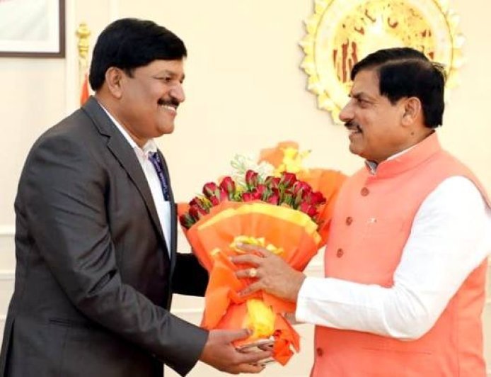 मुख्यमंत्री डॉ. यादव से नव नियुक्त सूचना आयुक्तों ने की सौजन्य भेंट