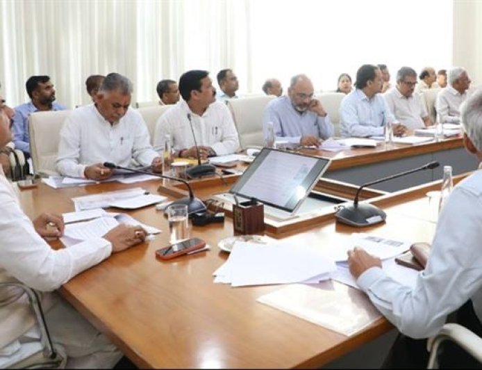 रोजगारोन्मुखी नवीन कोर्स करें डिजाइन : मुख्यमंत्री डॉ. यादव