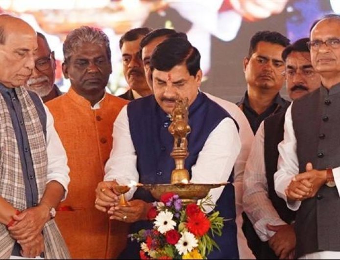 किसान देश की अर्थव्यवस्था की रीढ़, किसानों के विकास के लिए हम हैं प्रतिबद्ध : केन्द्रीय रक्षा मंत्री श्री सिंह