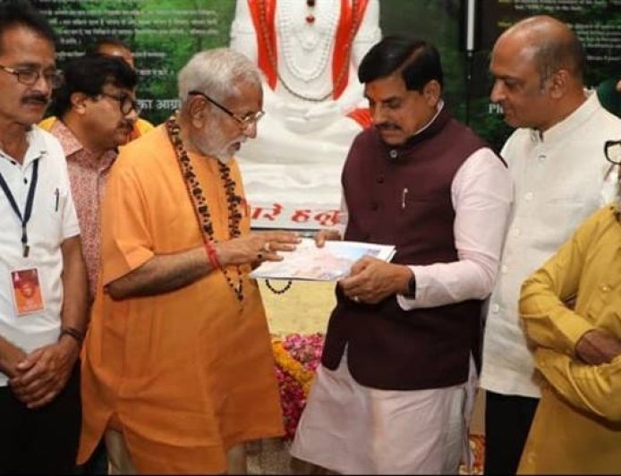 मुख्यमंत्री डॉ. मोहन यादव ने उज्जैन के शांतम आश्रम में भगवान श्री हनुमान जी का पूजन कर प्रदेशवासियों और मातृ शक्ति की सुख समृद्धि की कामना की।