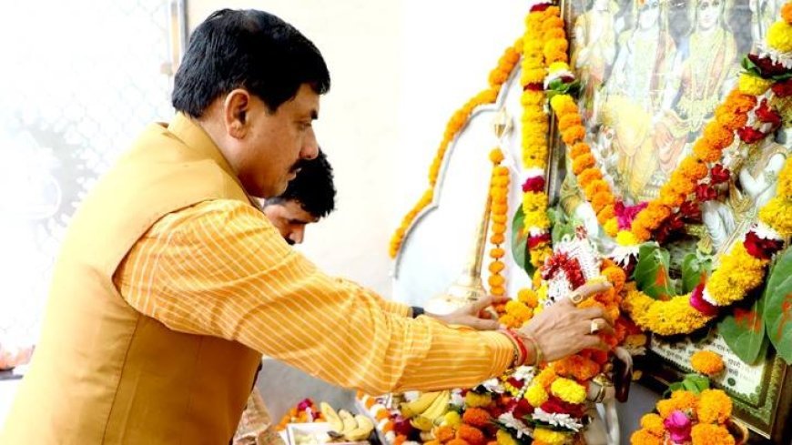 मुख्यमंत्री डॉ. यादव ने स्टेट हैंगर परिसर स्थित हनुमान मंदिर में किया नमन