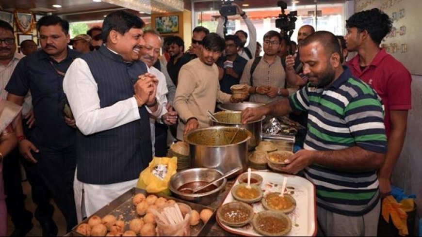 मुख्यमंत्री डॉ. यादव की सादगी ने जीता वाराणसी के लोगों का दिल