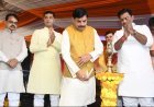 मुख्यमंत्री डॉ. मोहन यादव ने  रानी कमलापति रेलवे स्टेशन से सोमनाथ स्वाभिमान यात्रा के प्रथम जत्थे की रवानगी पर आयोजित कार्यक्रम का दीप प्रज्ज्वलित कर शुभारंभ किया।