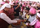 मुख्यमंत्री डॉ. मोहन यादव  ने उज्जैन स्थित जय गुरुदेव आश्रम में श्री गुरुवर के अमृत वचनों के श्रवण के बाद प्रसाद वितरण किया।