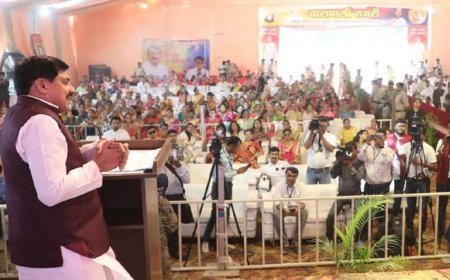 मुख्यमंत्री डॉ. यादव जैन मुनि आचार्य श्री के पावन सान्निध्य में आयोजित भव्य प्रतिष्ठा महोत्सव में हुए सम्मिलित