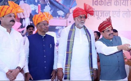मुख्यमंत्री डॉ. मोहन यादव ने नरसिंहपुर जिले के मुंगवानी से प्रदेश की सवा करोड़ से अधिक बहनों के खातों में सिंगल क्लिक से मुख्यमंत्री लाड़ली बहना योजना की 36वीं किस्त अंतरित की।