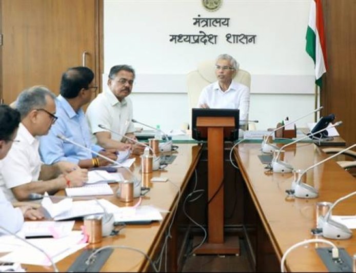 हर जिला अपनी अर्थव्यवस्था बनाने की पहल करे