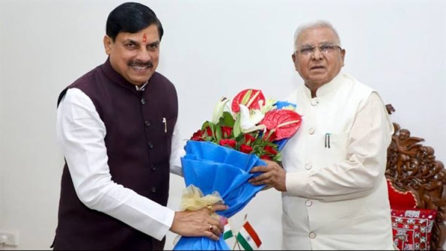 मुख्यमंत्री डॉ. मोहन यादव ने राज्यपाल श्री मंगुभाई पटेल का लोक भवन में पुष्प -गुच्छ भेंट कर अभिवादन किया।