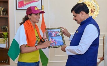 मुख्यमंत्री डॉ. यादव से मिलीं पर्वतारोही सुश्री अंजना यादव