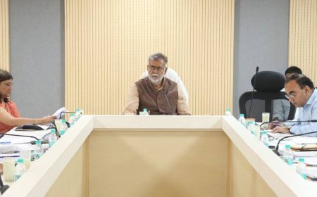 योजनाओं के क्रियान्वयन में रखें पारदर्शिता : मंत्री श्री पटेल