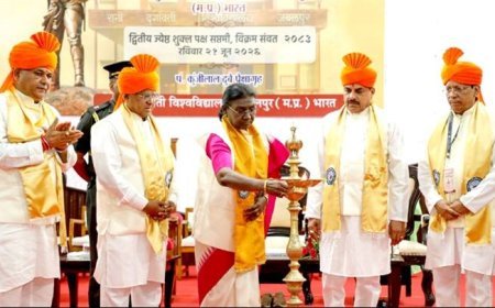 भारतीय संस्कृति, परंपरा और भाषाओं के प्रति सम्मान का भाव विकसित करना विश्वविद्यालयों की महत्वपूर्ण जिम्मेदारी : राष्ट्रपति श्रीमती मुर्मु