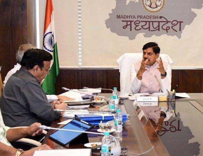 महिलाओं और बच्चों के कल्याण के लिए बेहतर कार्य करने वालों को प्रोत्साहन और लापरवाही बरतने वालों पर कड़ी कार्रवाई करें : मुख्यमंत्री डॉ. यादव