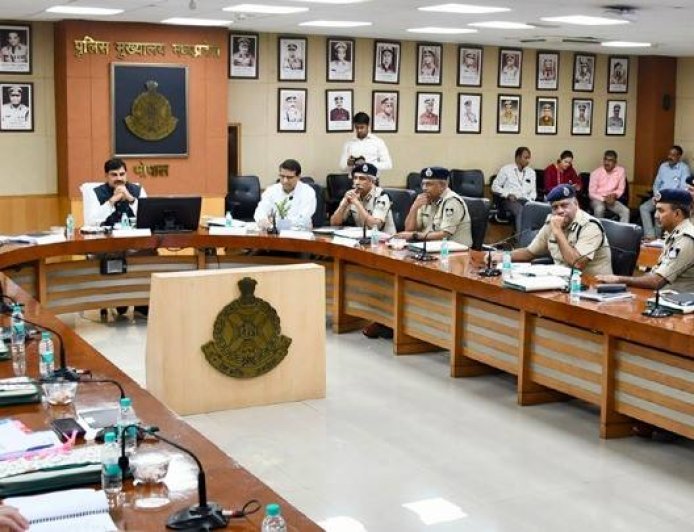 नागरिकों की सुरक्षा और कानून व्यवस्था के प्रति विश्वास बनाए रखना पुलिस का पहला कर्तव्य : मुख्यमंत्री डॉ. यादव