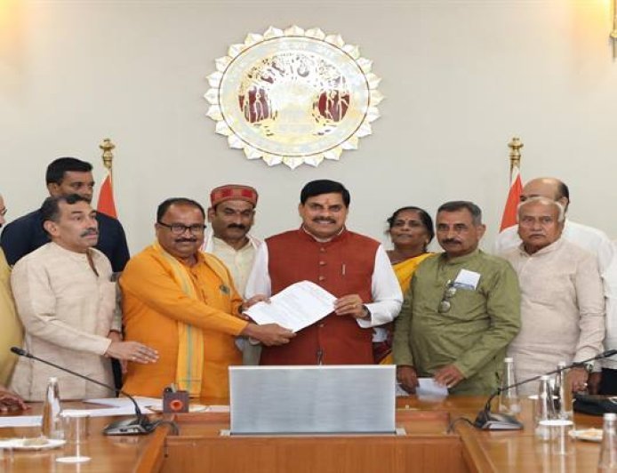 कृषक कल्याण वर्ष में अन्नदाताओं के सम्मान और सुविधाएं बढ़ाने के लिए प्रतिबद्ध है सरकार : मुख्यमंत्री डॉ. यादव