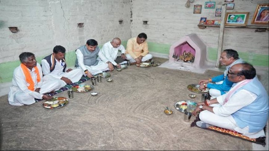 मुख्यमंत्री डॉ.यादव ने कुकरू में ग्रामीण श्री शानू मंगल के परिवार के साथ किया रात्रि भोजन