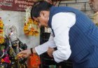 मुख्यमंत्री डॉ. मोहन यादव ने उज्जैन के शास्त्री नगर स्थित शनि मंदिर में पूजा अर्चना की।