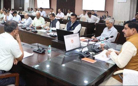 "स्कूल चलें अभियान के दौरान ही कराएं सांदीपनि विद्यालय भवनों का लोकार्पण : मुख्यमंत्री डॉ. यादव