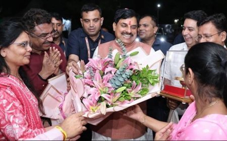 मुख्यमंत्री डॉ. यादव का पदोन्नत डिप्टी कलेक्टर ने किया अभिनंदन