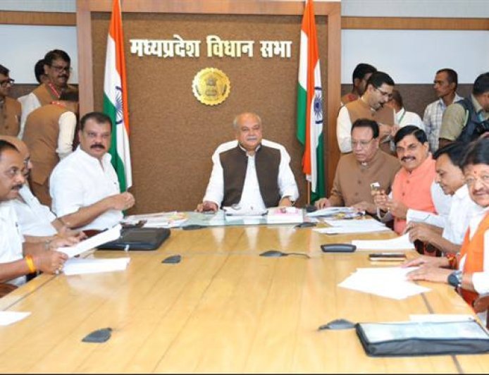 मुख्यमंत्री डॉ. मोहन यादव विधानसभा में मानसून सत्र के पहले दिन आयोजित कार्य मंत्रणा समिति की बैठक में शामिल हुए।