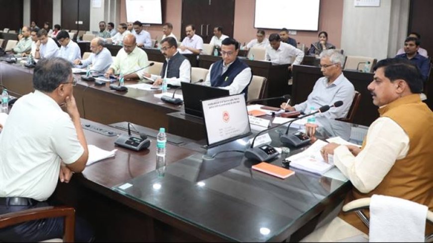 "स्कूल चलें अभियान के दौरान ही कराएं सांदीपनि विद्यालय भवनों का लोकार्पण : मुख्यमंत्री डॉ. यादव