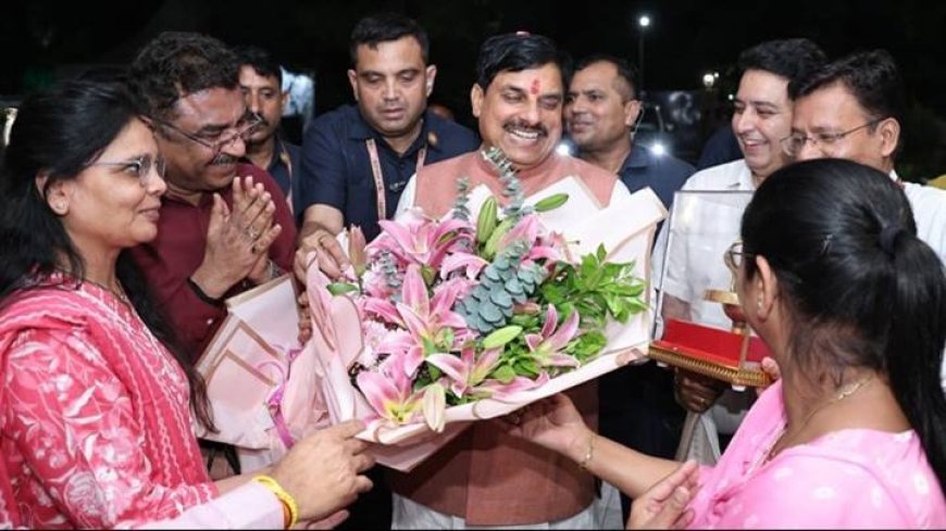 मुख्यमंत्री डॉ. यादव का पदोन्नत डिप्टी कलेक्टर ने किया अभिनंदन
