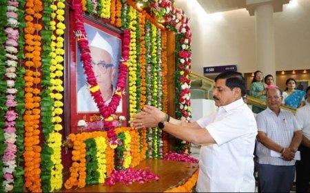 पं. द्वारिका प्रसाद मिश्र का व्यक्तित्व और कतित्व योगदान सदैव रहेगा प्रेरणास्रोत : मुख्यमंत्री डॉ. यादव