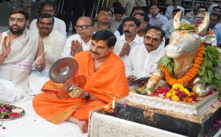 मुख्यमंत्री डॉ. यादव भगवान श्री महाकालेश्‍वर की शयन आरती में सम्मिलित हुए