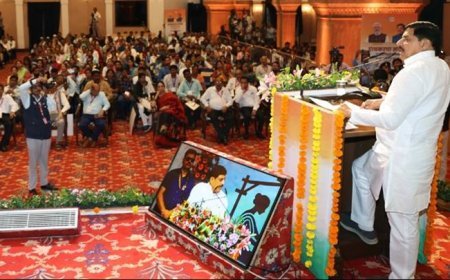 कुटीर एवं ग्रामोद्योग उत्पादों की ग्लोबल मार्केटिंग के करेंगे समस्त प्रयास : मुख्यमंत्री डॉ. यादव